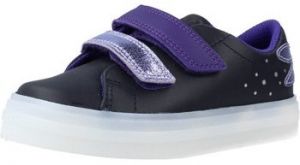 Nízke tenisky Clarks  FLARE FLY T