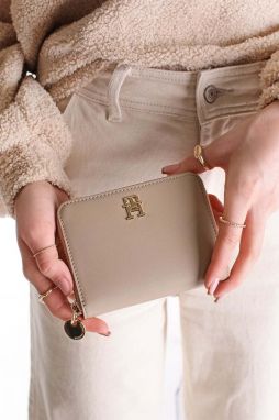 Béžová peňaženka TH Chic Medium Zip-Around Monogram Wallet