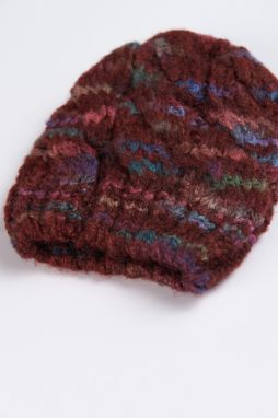 Dagi Burgundy Beanie