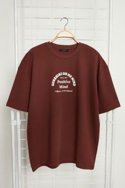 Trendyol Brown Oversize Crew Neck Short Sleeve Text Printed Thick Cotton T-Shirt