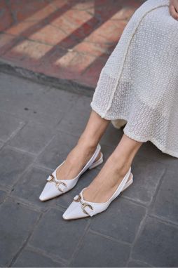 Madamra White Women's Accessory Detailed Ballet Flats