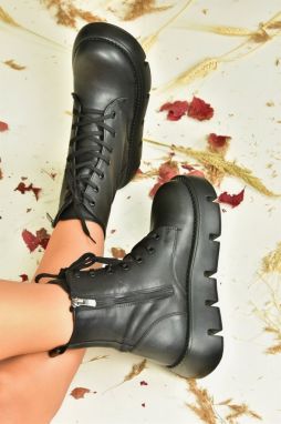Fox Shoes Black Women's Boots with Filled Soles
