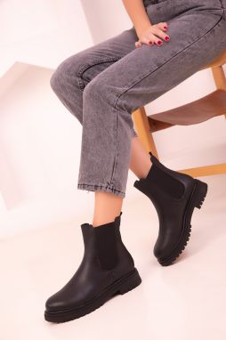 Soho Black Women's Boots & Booties 18401