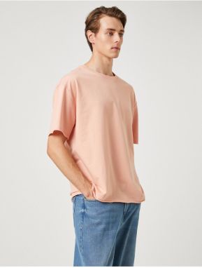 Koton Basic oversize tričko s krátkym rukávom s výstrihom posádky.