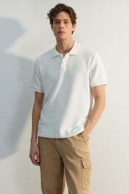 Trendyol White Regular/Normal Cut Short Sleeve Textured Buttoned Polo Collar T-shirt