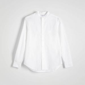 Reserved - Košeľa so stojačikom regular fit - Biela