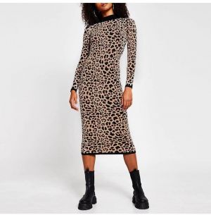 Šaty ku kolenám s leopard vzorom