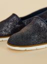 Tmavomodré kožené trblietavé slip on OJJU galéria