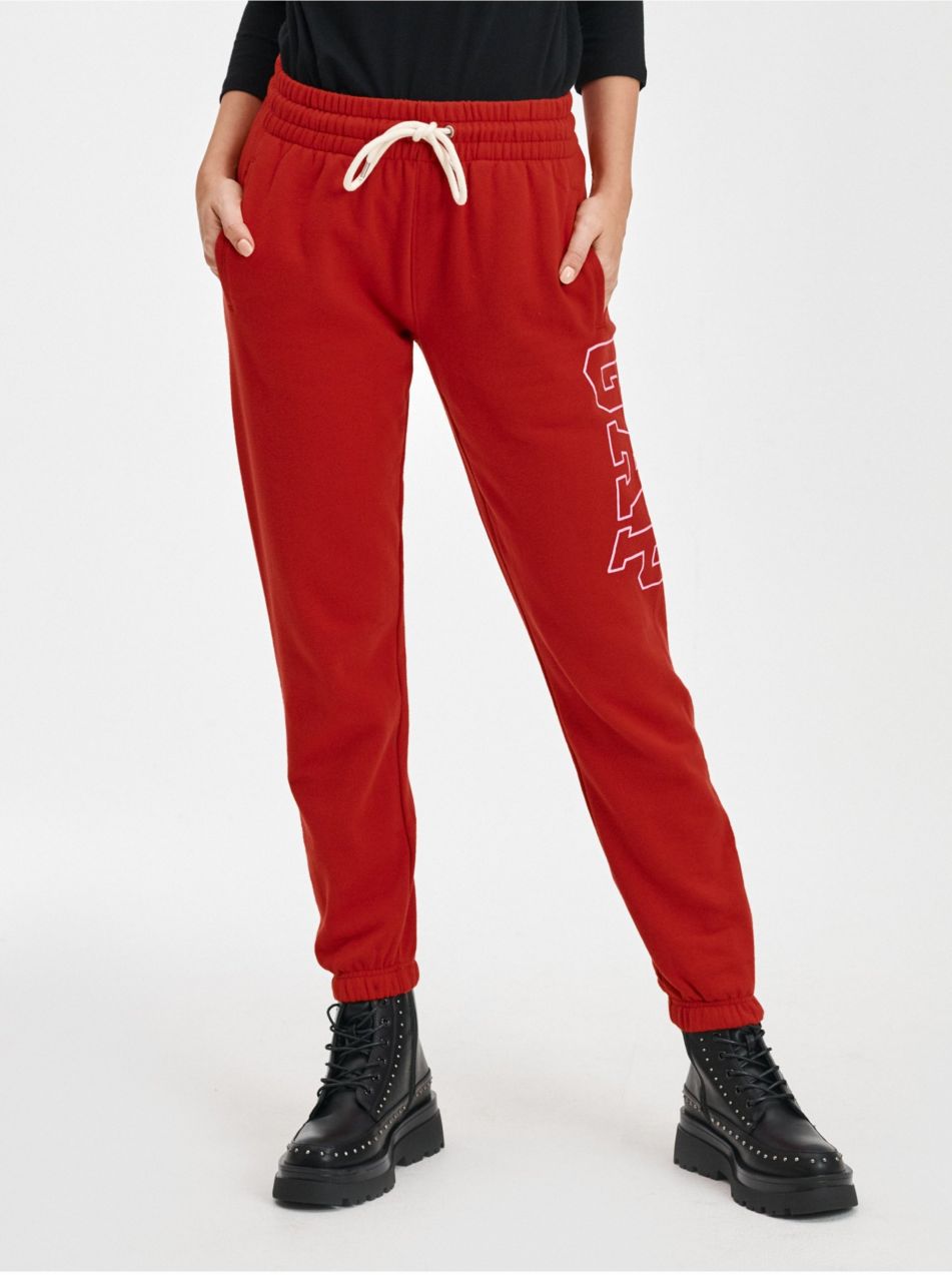 Červené dámske tepláky GAP easy jogger