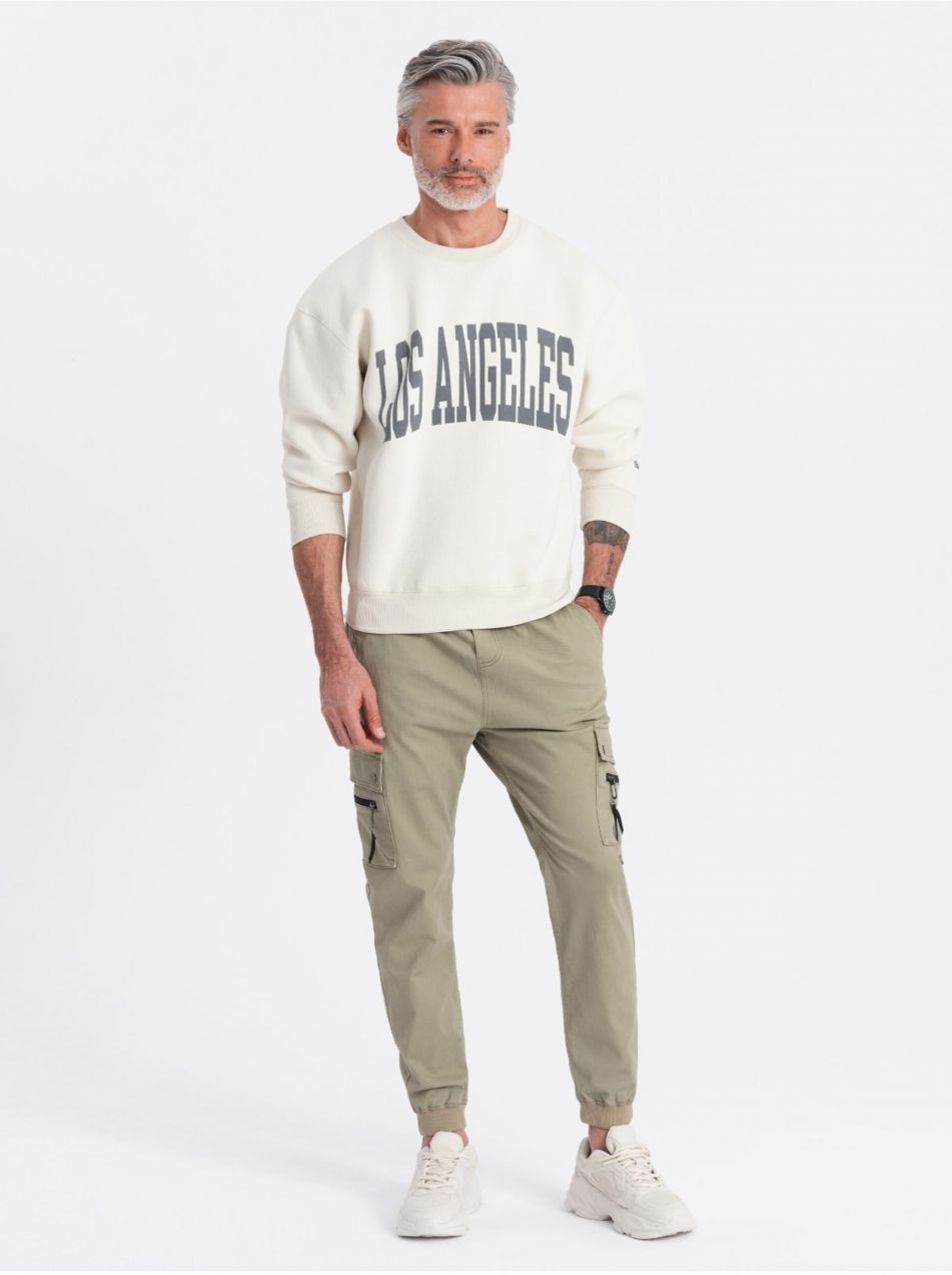 Kaki pánske cargo jogger nohavice Ombre Clothing