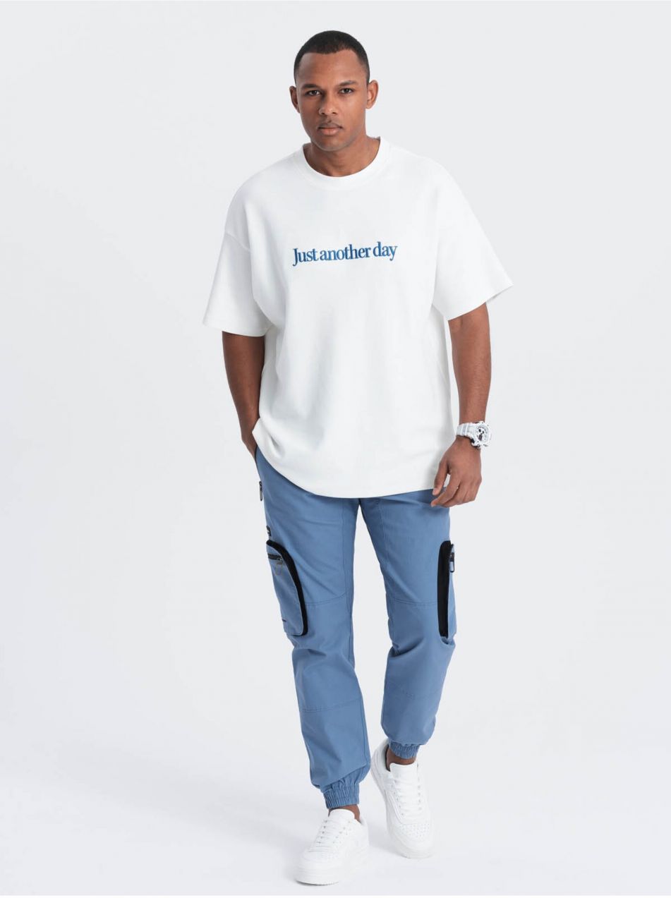 Modrré pánske cargo jogger nohavice Ombre Clothing