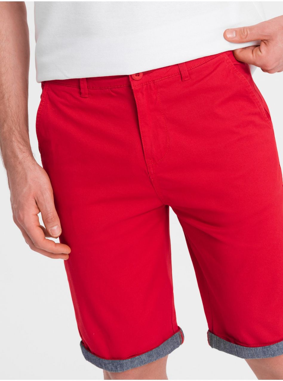 Červené pánske chino kraťasy s džínsovým lemom Ombre Clothing