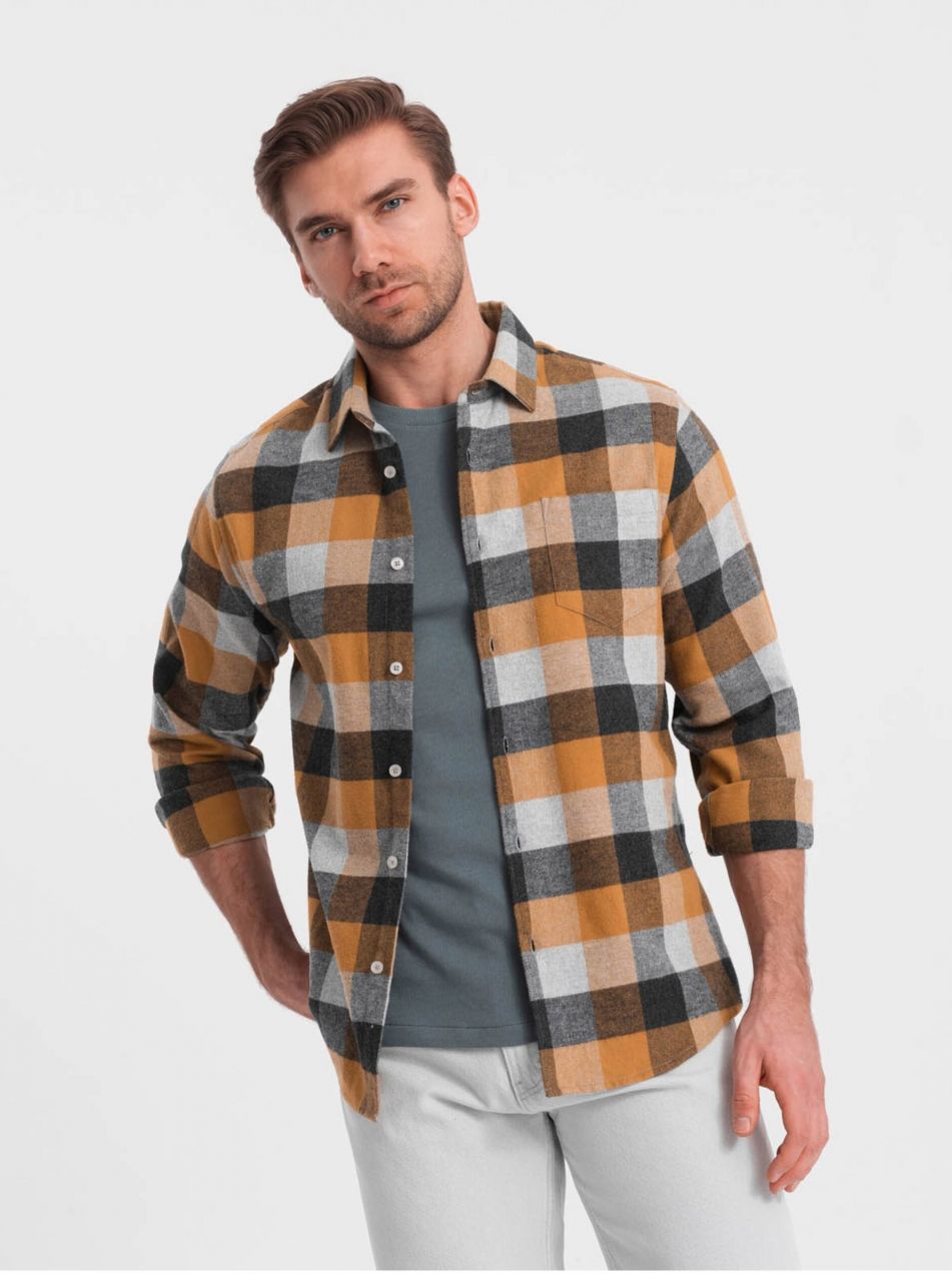 Čierno-žltá pánska kockovaná flanelová košeľa Ombre Clothing