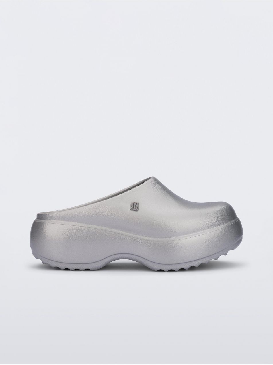 Dámske šľapky v striebornej farbe Melissa Free Clog Platform