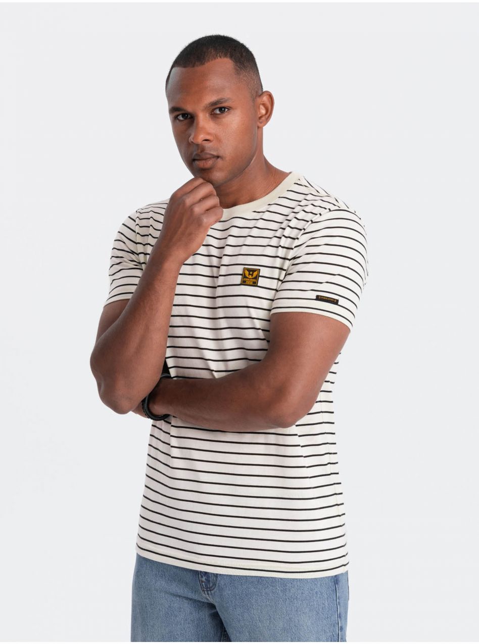 Pánske pruhované tričko s nášivkou Ombre Clothing