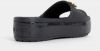 Čierne dámske šľapky na platforme s ozdobnou aplikáciou Crocs Platform Metallic Blooms galéria