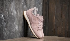 Nike W Internationalist SE Particle Rose/ Particle Rose