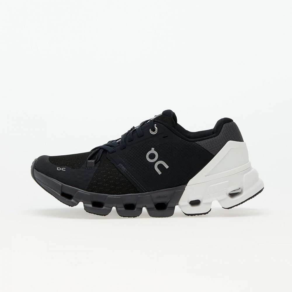 Tenisky On W Cloudflyer Black/ White EUR 36.5