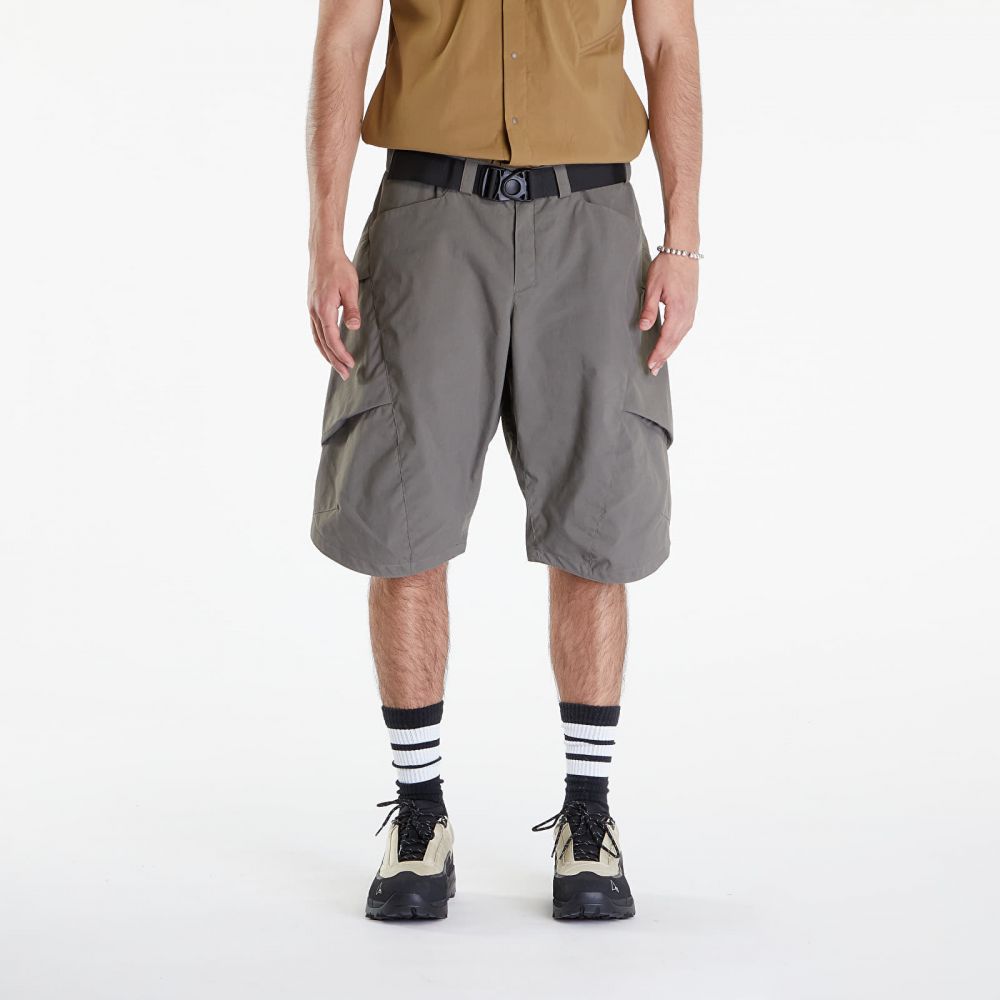 Poutnik by Tilak Quest Shorts Khaki XL
