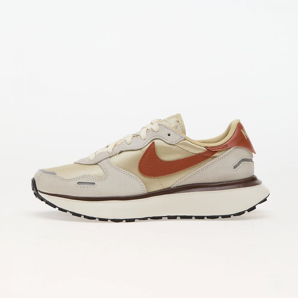 Tenisky Nike W Phoenix Waffle Team Gold/ Dark Russet-Coconut Milk-Hemp EUR 37.5