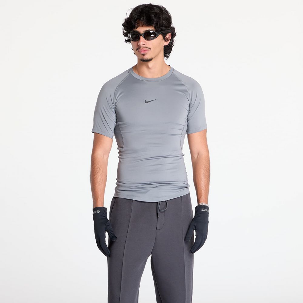 Tričko Nike Pro Men's Dri-FIT Tight Short-Sleeve Fitness Top Smoke Grey/ Black L