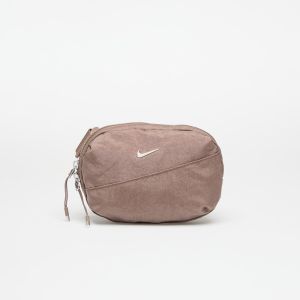 Ľadvinka Nike Aura Crossbody Bag (2L) Mink Brown/ Mink Brown/ Matte Silver 2 l