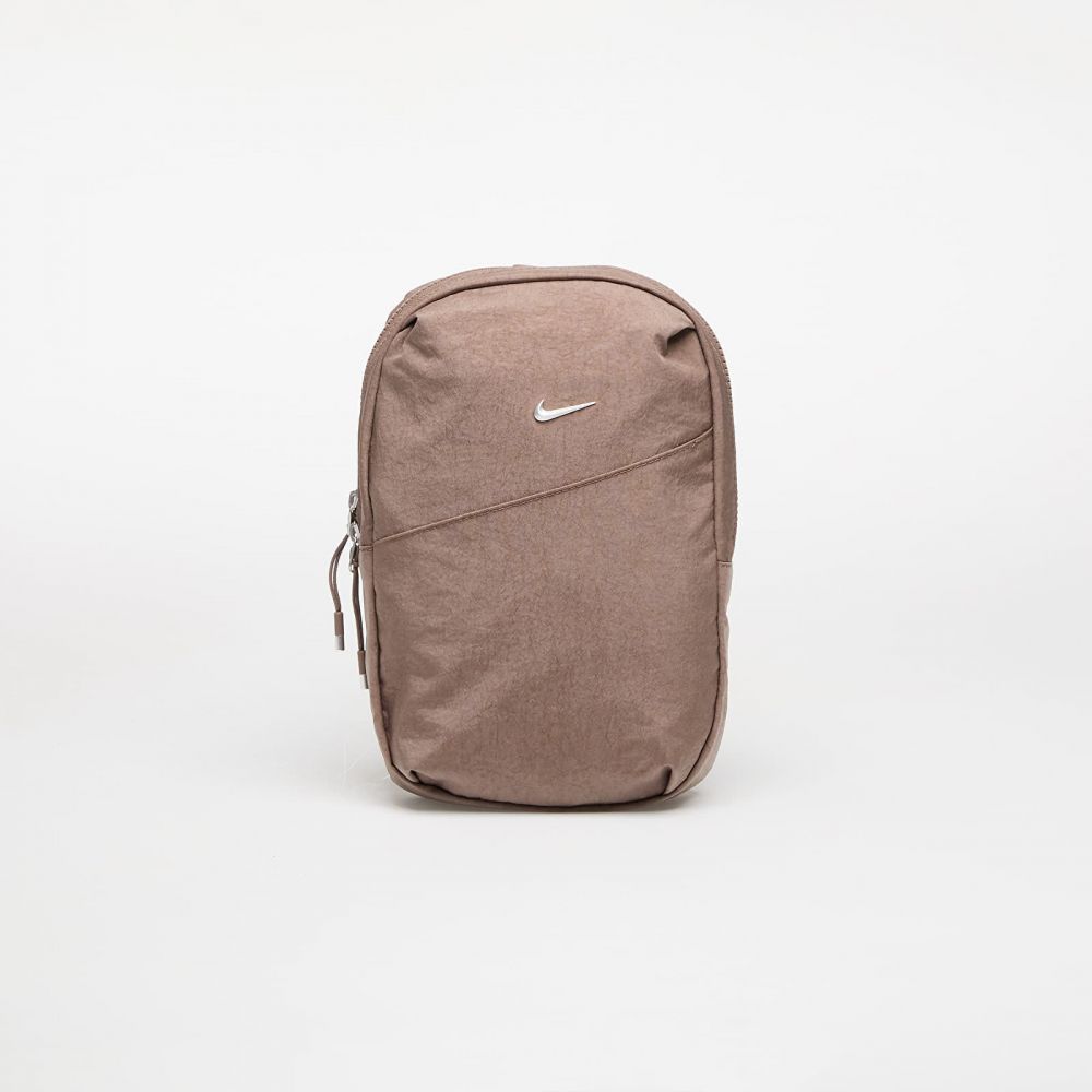 Taška Nike Aura Crossbody Bag (5L) Mink Brown/ Mink Brown/ Matte Silver 5 l