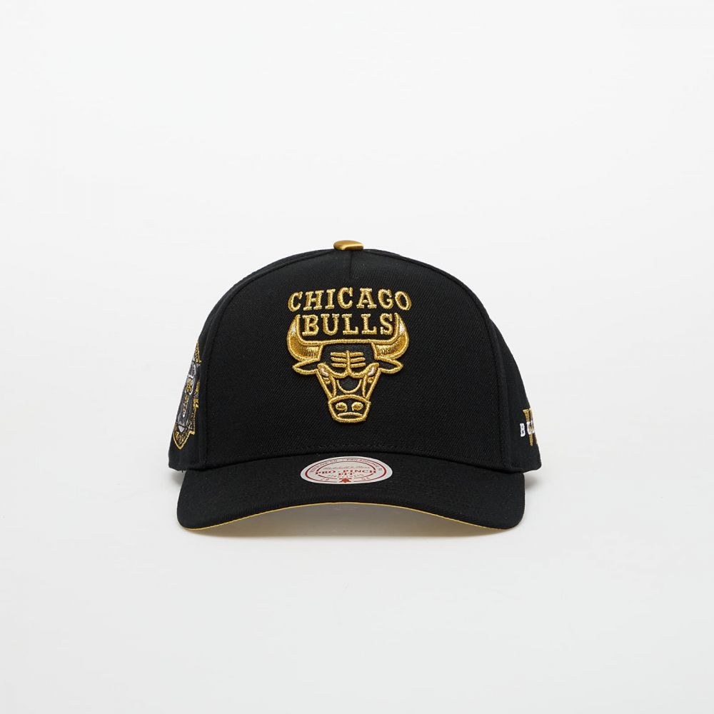 Šiltovka Mitchell & Ness NBA Core Vi Pro Snapback Bulls Black/ Gold Universal