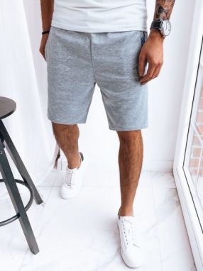 Sivé kraťasy pre pánov s nápisom