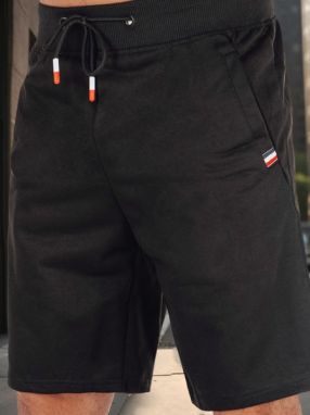 Pohodlné čierne kraťasy s logom