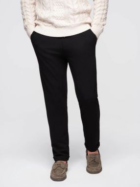 Elegantné pánske teplákové nohavice čierne V2 OM-PACP-0283