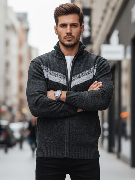 Moderný vzorovaný tmavo-šedý pánsky sveter