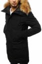 Zimná bunda v čiernej farbe s kapucňou galéria