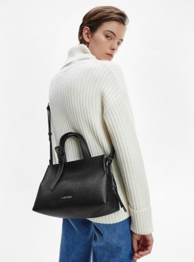 Calvin Klein čierna kabelka galéria