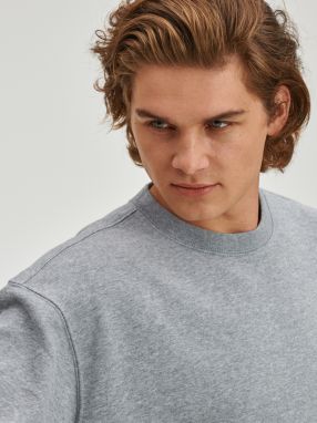 Šedá pánska mikina s logom GAP crew galéria