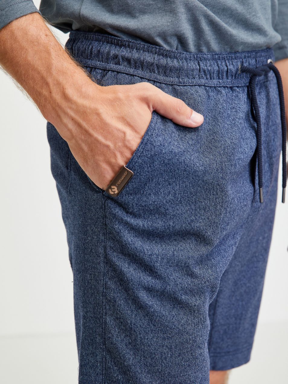 Tmavomodré pánske kraťasy Ragwear Zyan