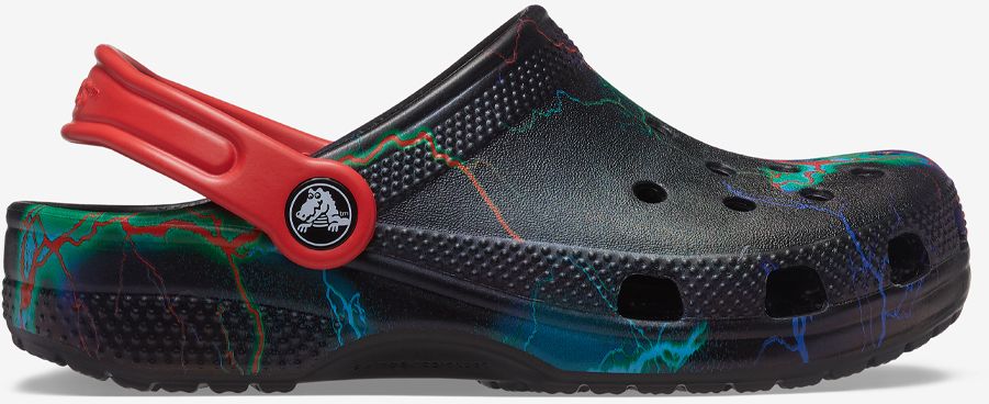 Čierne chlapčenské vzorované papuče Crocs