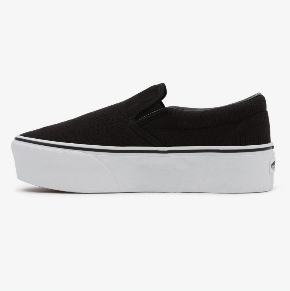 Čierne dámske slip on tenisky na platforme VANS UA Classic Slip On Stackform