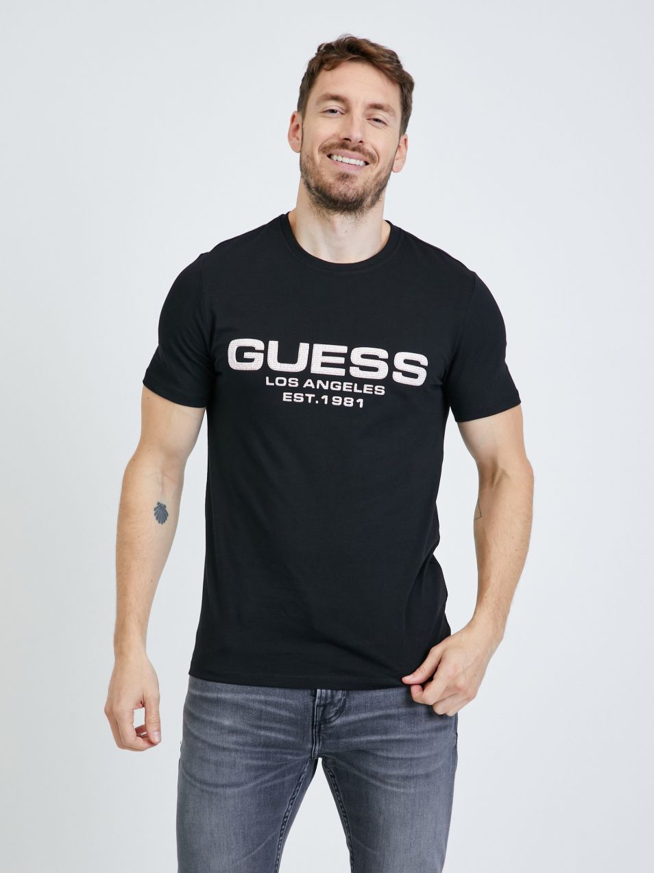 Tričká s krátkym rukávom pre mužov Guess - čierna