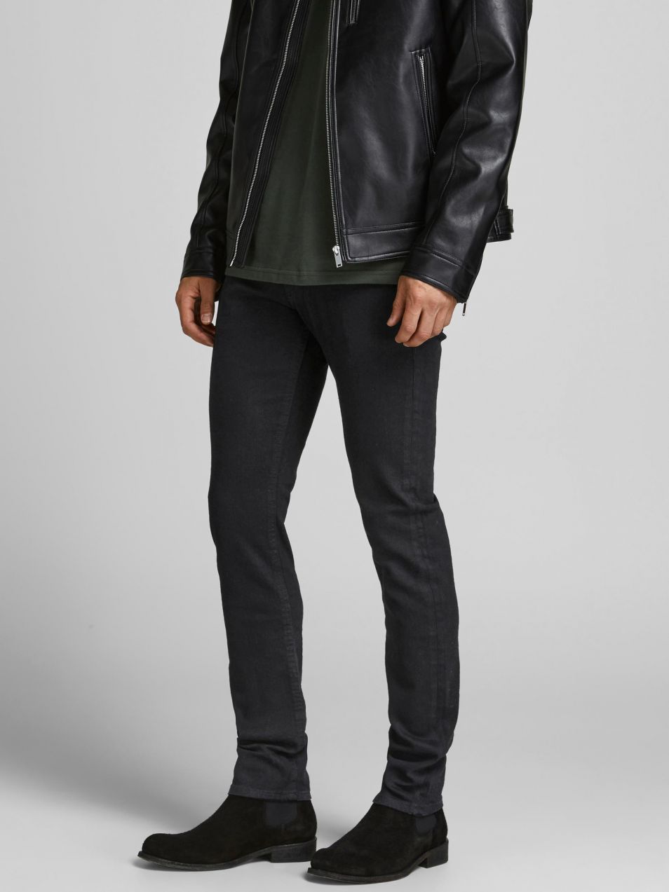 Slim fit pre mužov Jack & Jones - čierna