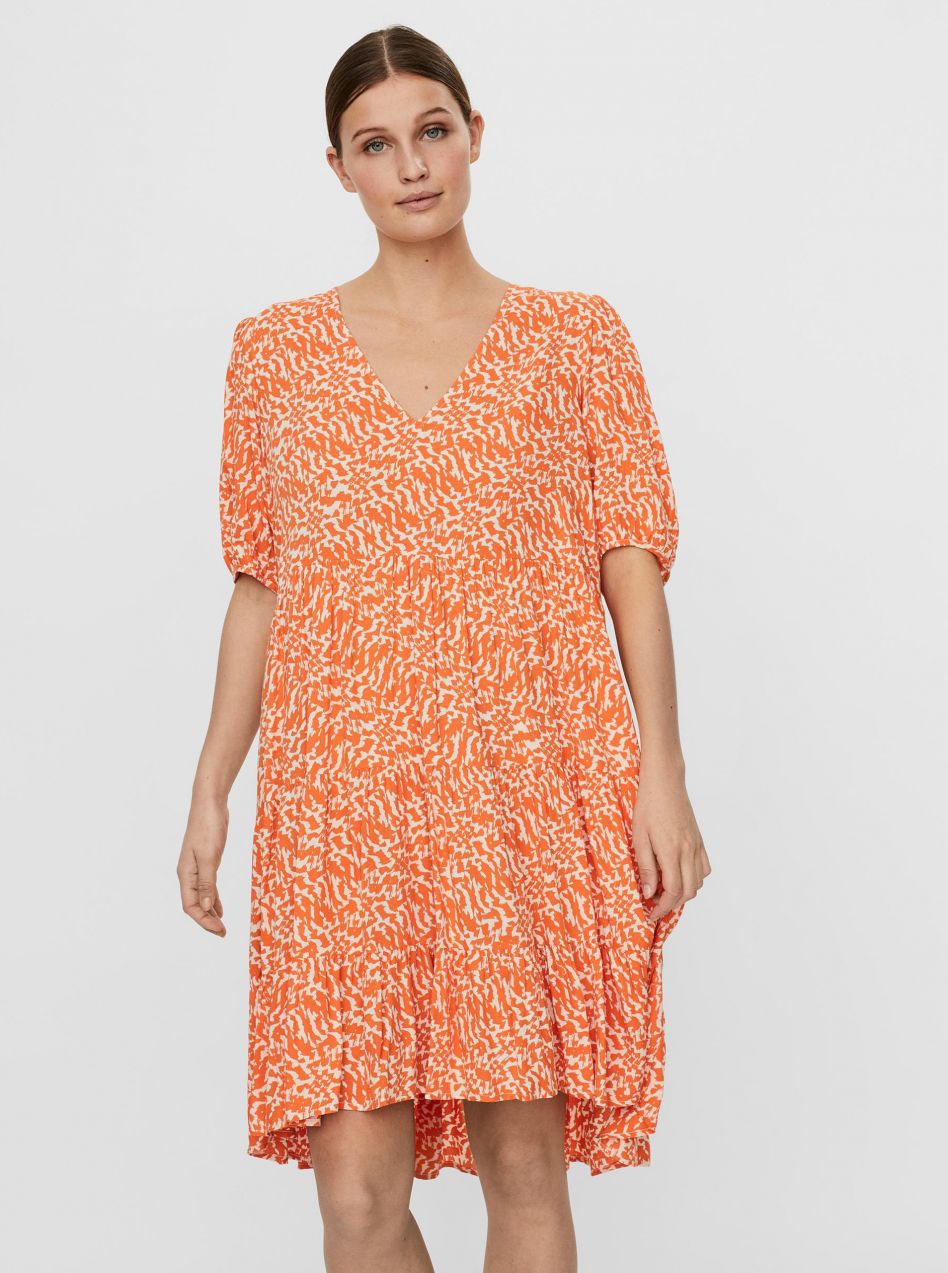 Oranžové vzorované voľné šaty VERO MODA Hanna