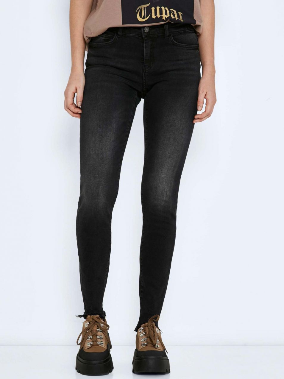 Čierne skinny fit rifle Noisy May Lucy