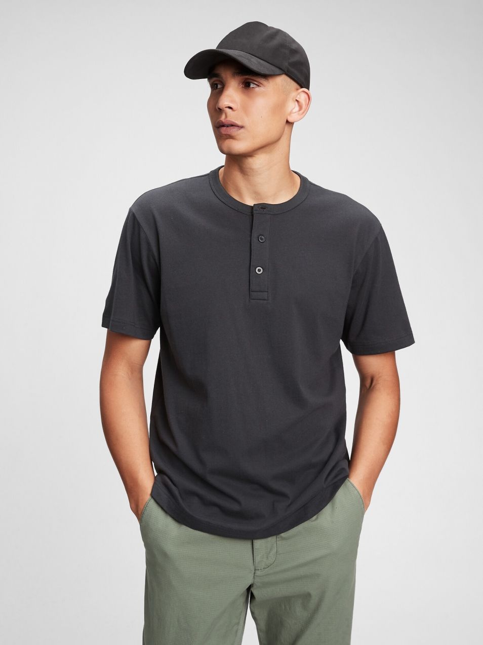 GAP čierne pánske tričko Henley