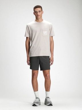 GAP sivé pánske tričko Logo pocket t-shirt galéria