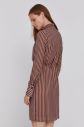 Šaty Sisley hnedá farba, mini, rovné galéria