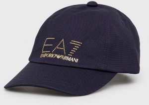 Bavlnená čiapka EA7 Emporio Armani tmavomodrá farba, s nášivkou galéria