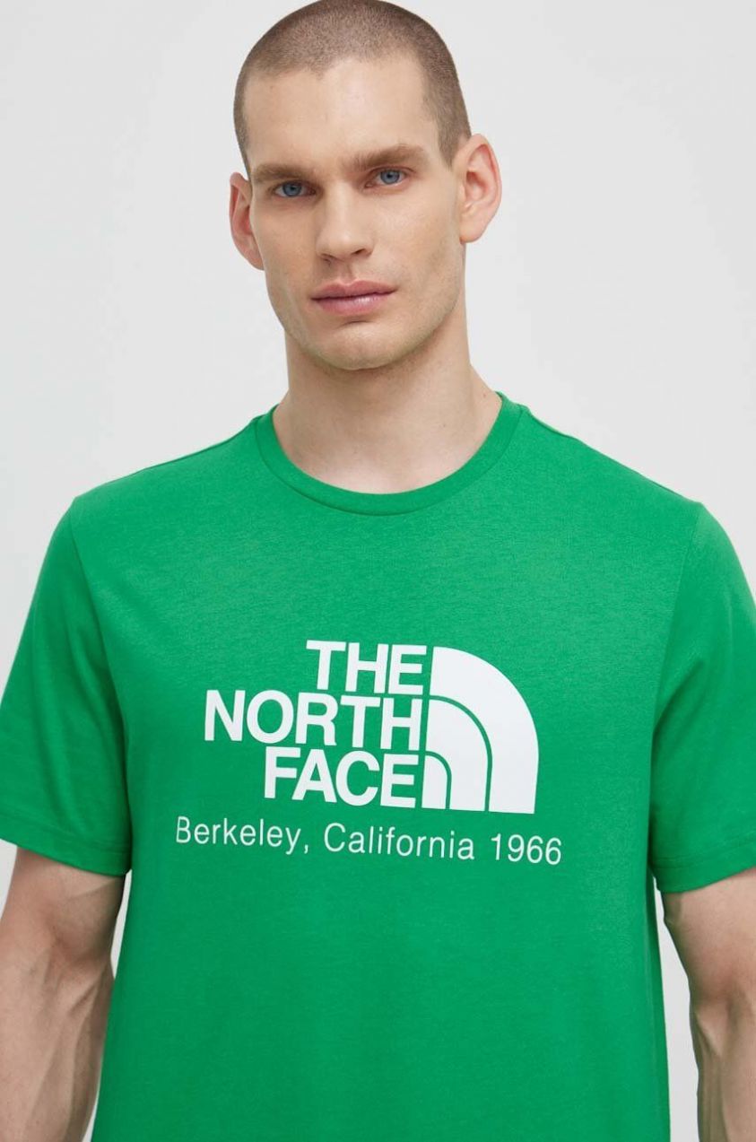 Bavlnené tričko The North Face M Berkeley California S/S Tee pánske, zelená farba, s potlačou, NF0A87U5PO81