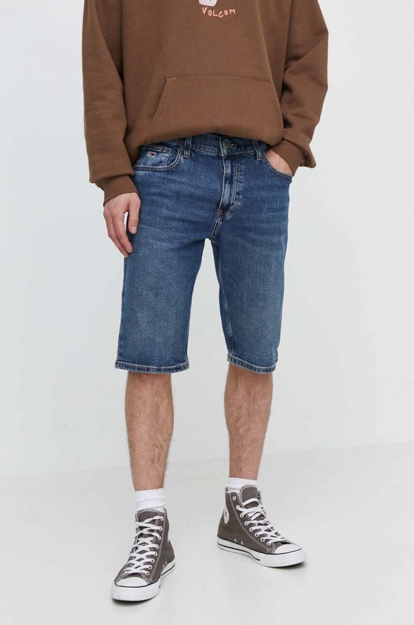 Rifľové krátke nohavice Tommy Jeans pánske,DM0DM19452
