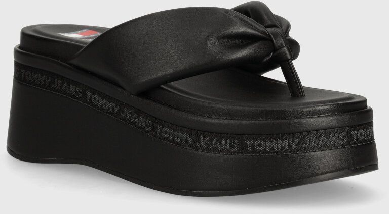 Žabky Tommy Jeans TJW WEDGE SANDAL dámske, čierna farba, na platforme, EN0EN02457