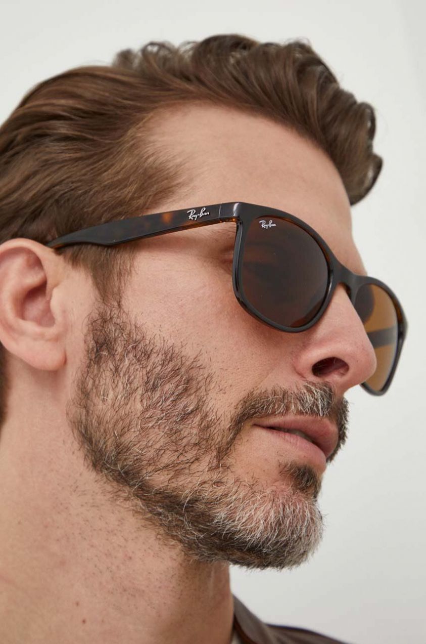 Slnečné okuliare Ray-Ban pánske, hnedá farba, 0RB4374